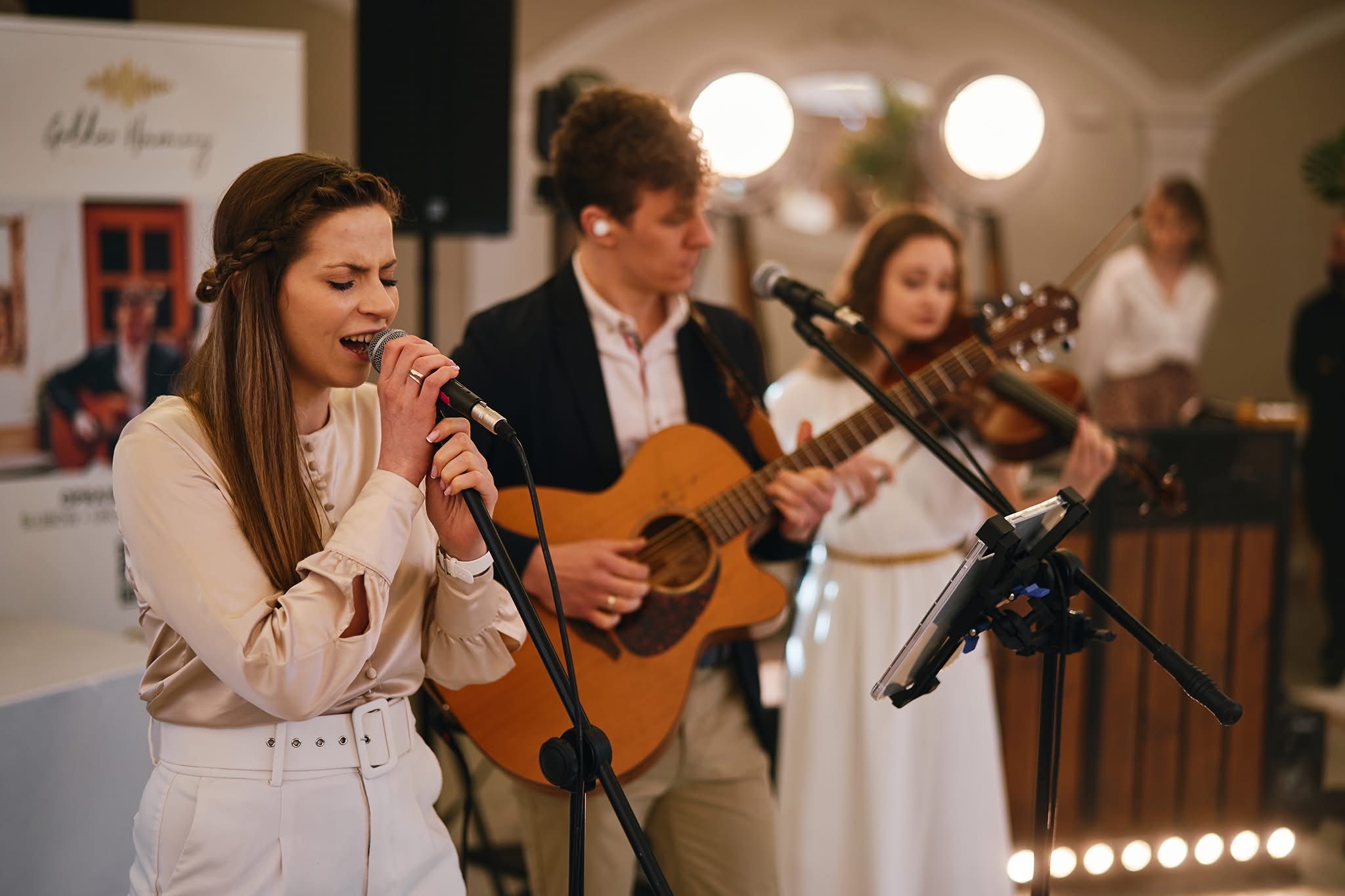 Oprawa muzyczna eventu na żywo wokal gitara skrzypce